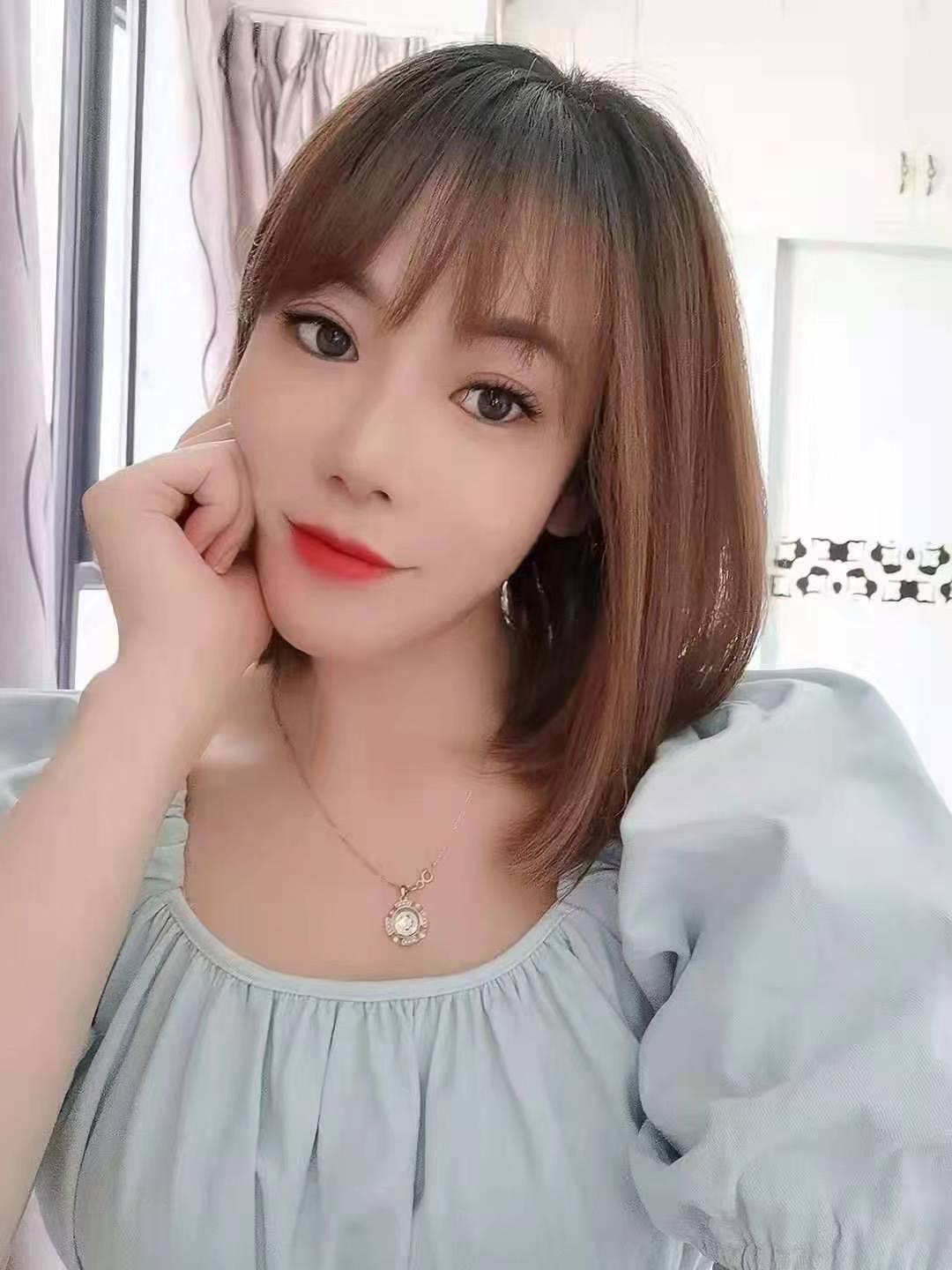 洪山区南湖大美女锁锁